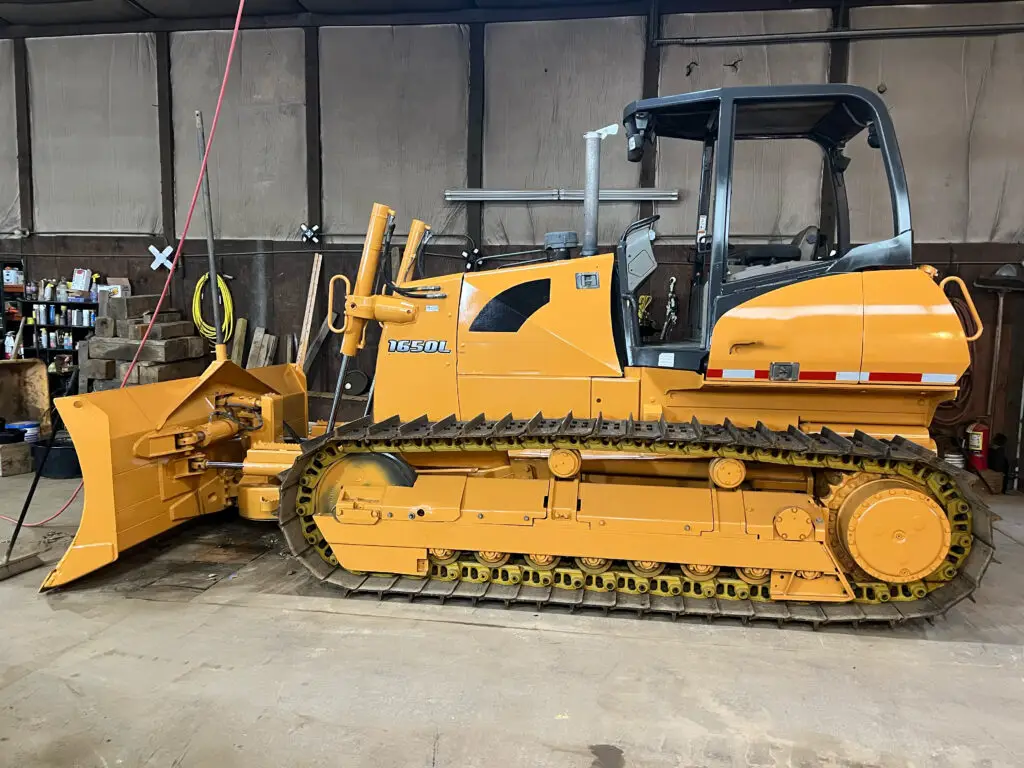 STEEL TRACKS - Replacement Tracks & Undercarriage Parts for Heavy Equipment