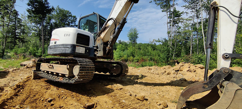 Steel Tracks Bobcat E80 - SteelTracks.com
